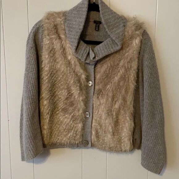 Grey Sweater Cape w Faux Fur Accent One Size - Picture 1 of 3